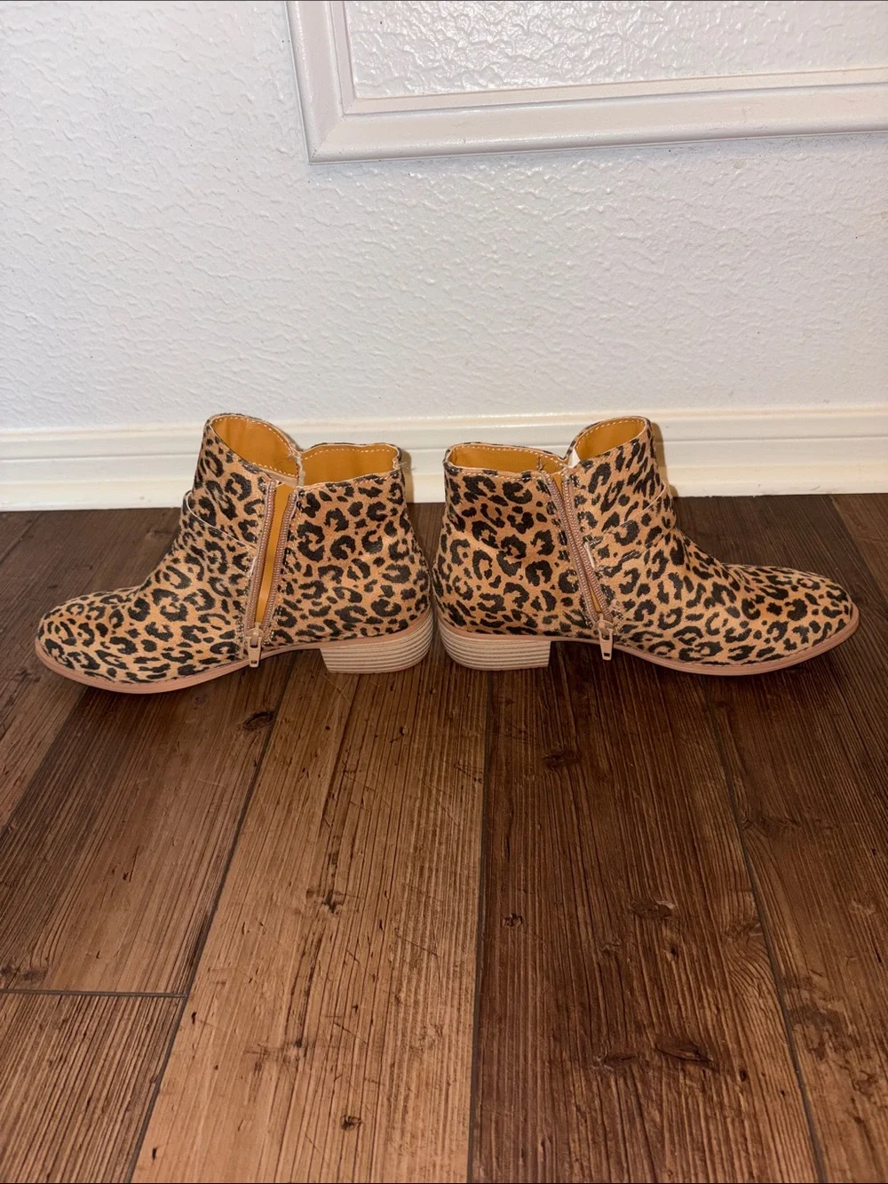 N/A stylish leopard